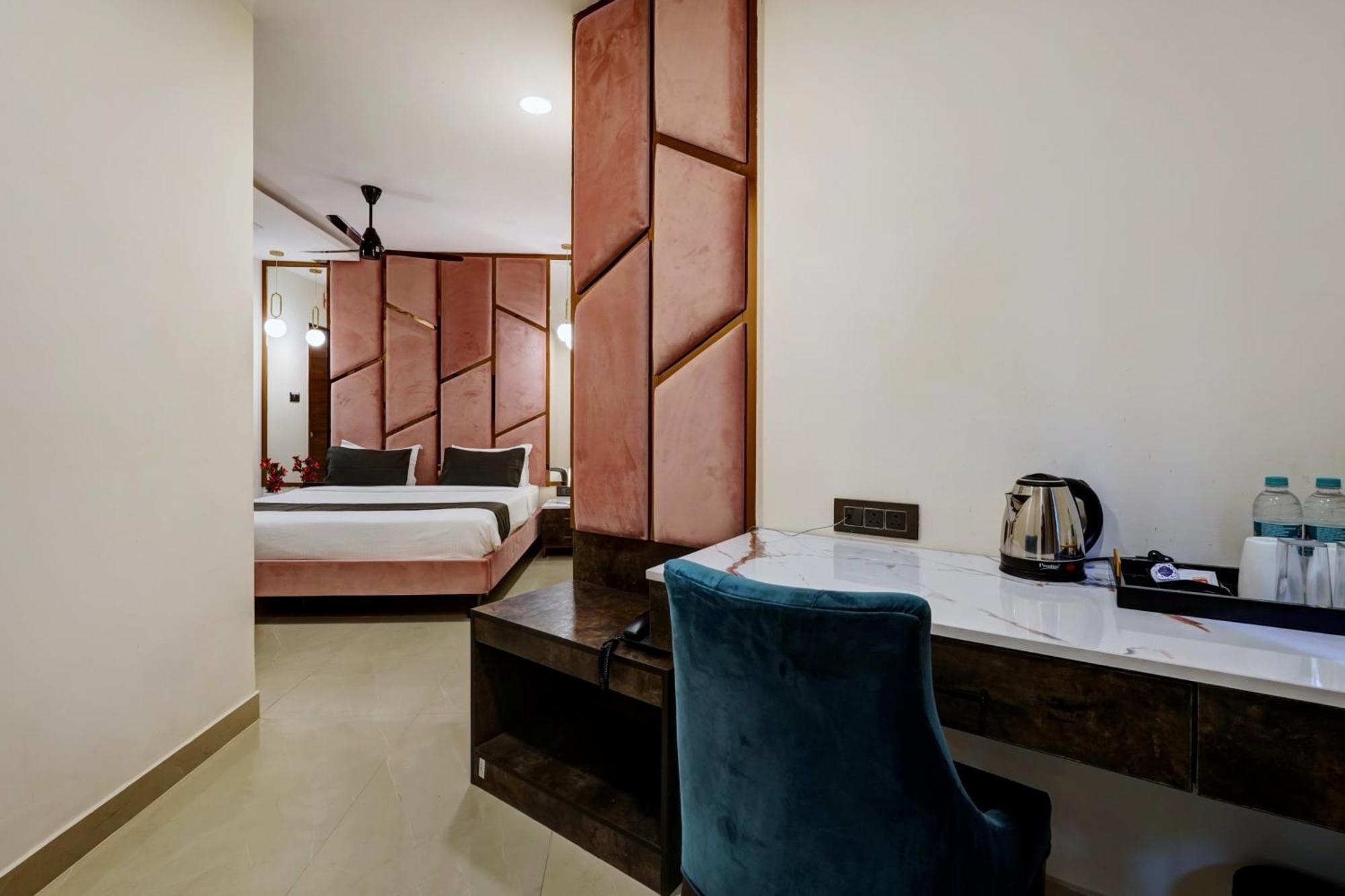 Astra Hotels & Suites - Koramangala Bangalore Bagian luar foto