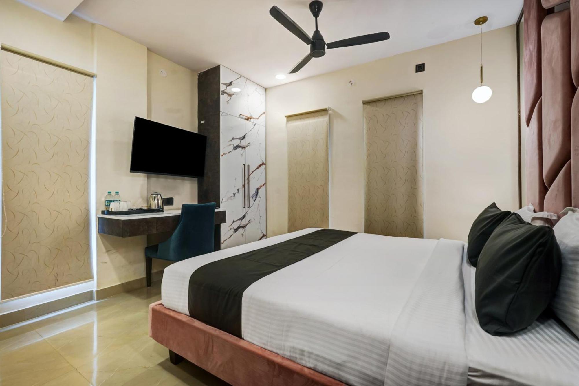 Astra Hotels & Suites - Koramangala Bangalore Bagian luar foto