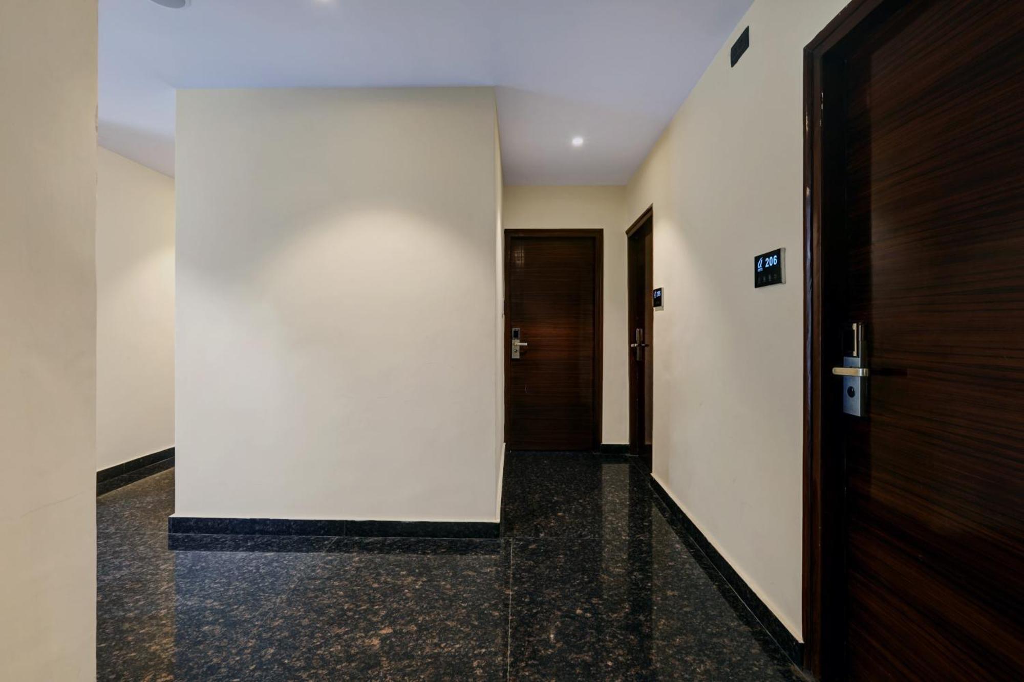 Astra Hotels & Suites - Koramangala Bangalore Bagian luar foto