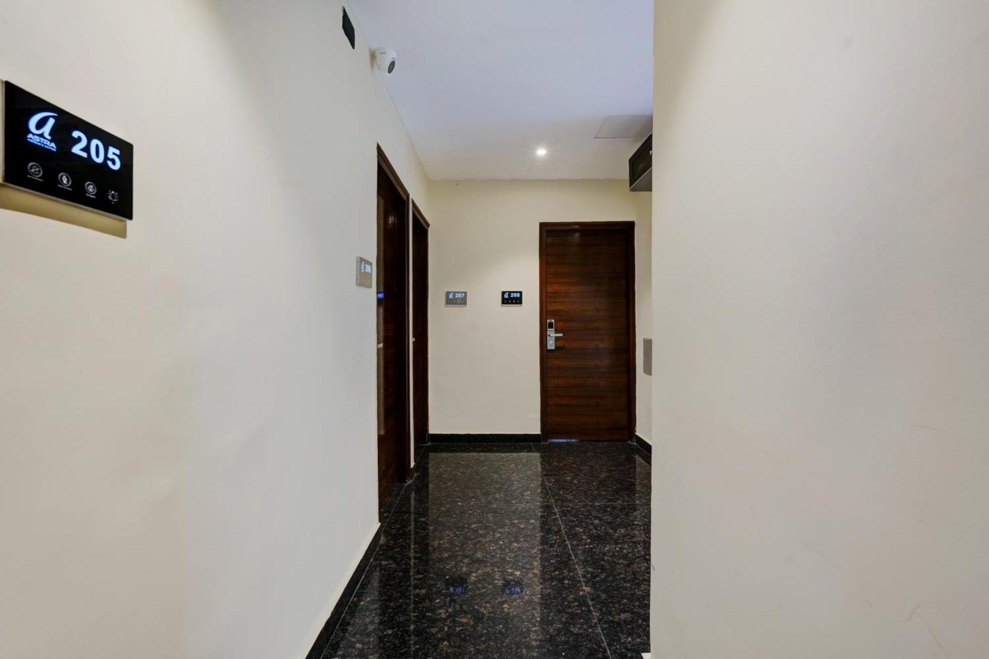 Astra Hotels & Suites - Koramangala Bangalore Bagian luar foto