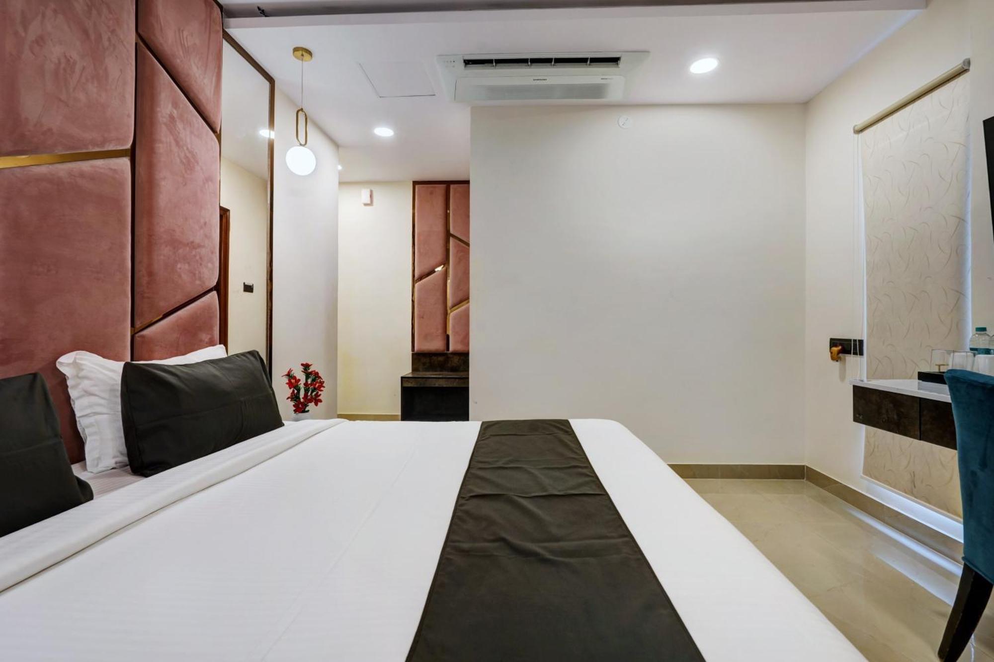 Astra Hotels & Suites - Koramangala Bangalore Bagian luar foto