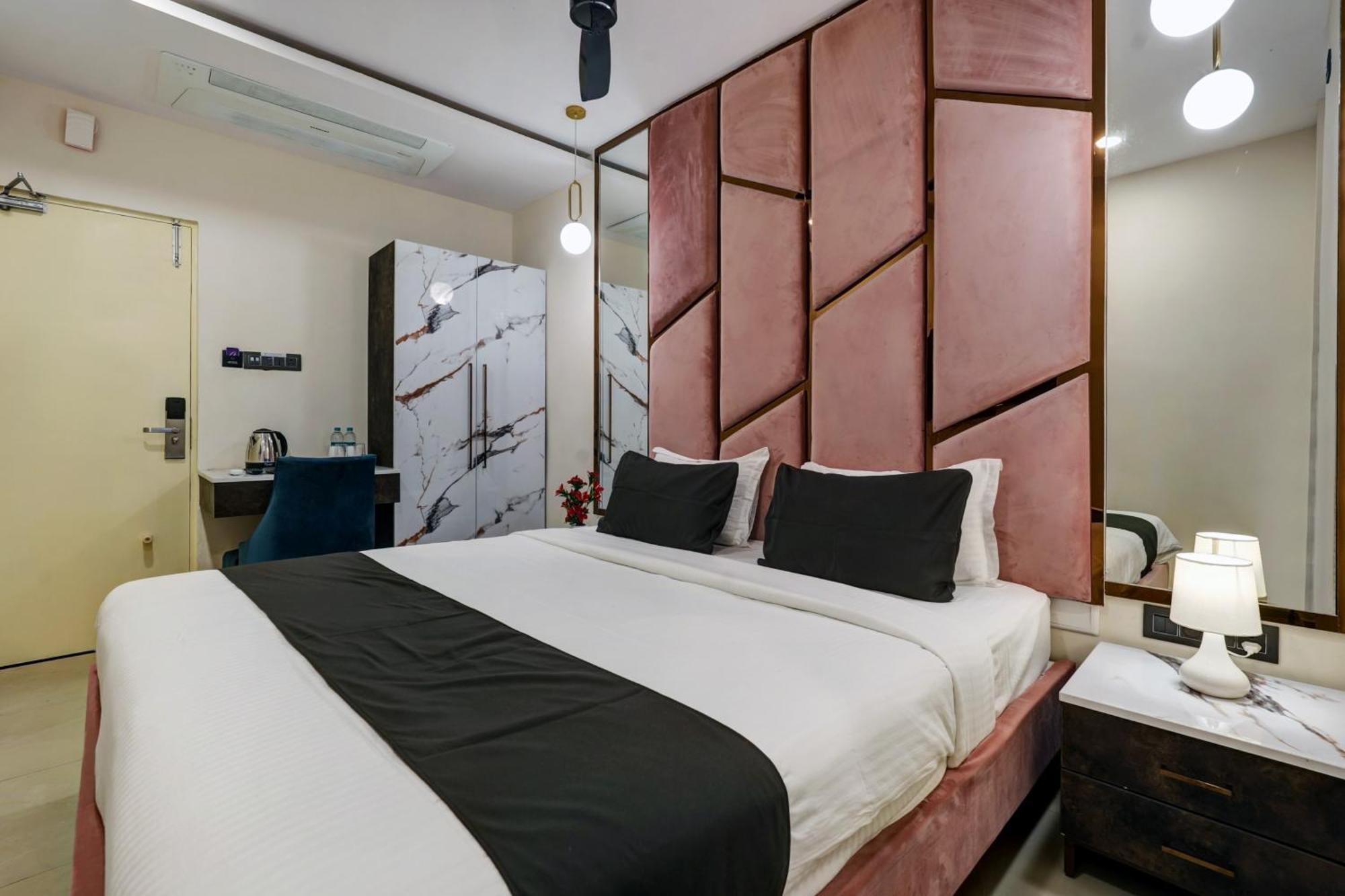 Astra Hotels & Suites - Koramangala Bangalore Bagian luar foto