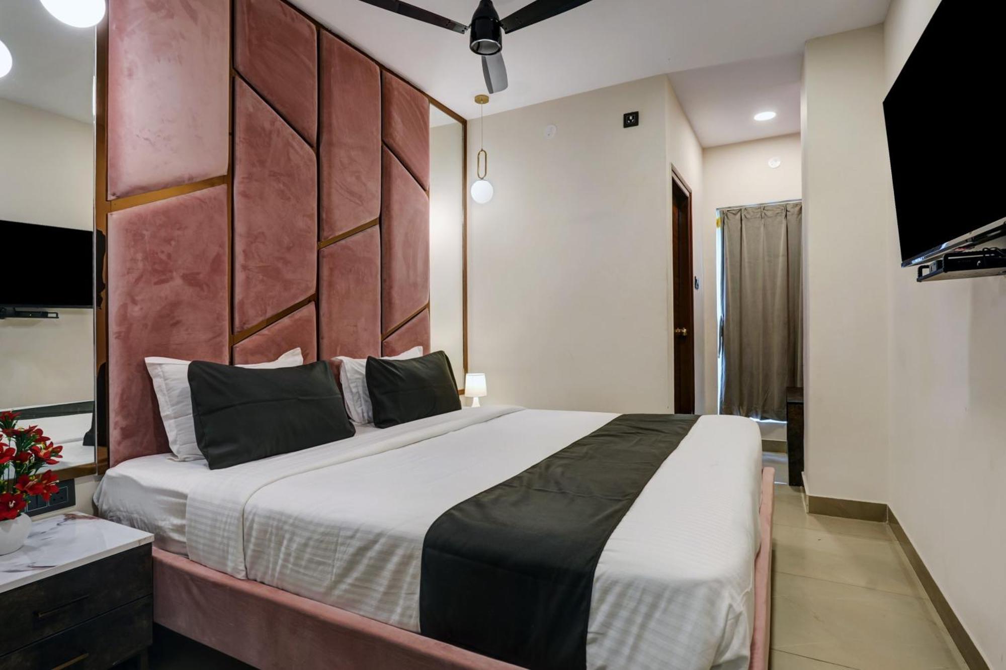 Astra Hotels & Suites - Koramangala Bangalore Bagian luar foto
